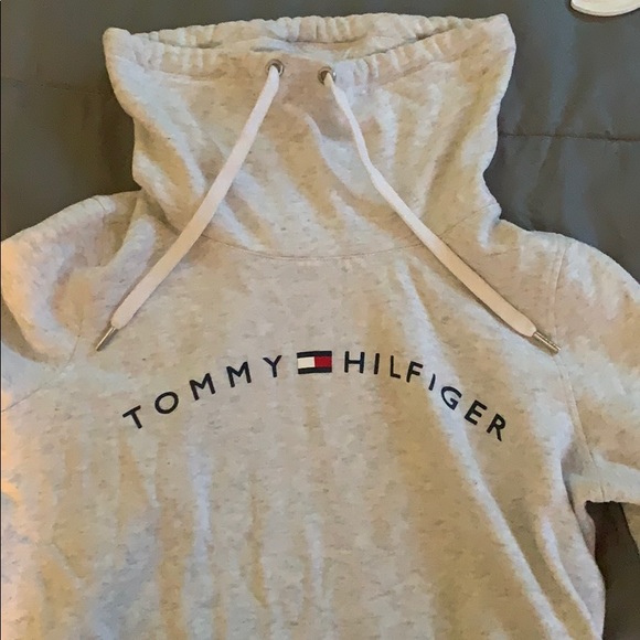 tommy hilfiger hoodie !! - Picture 1 of 3